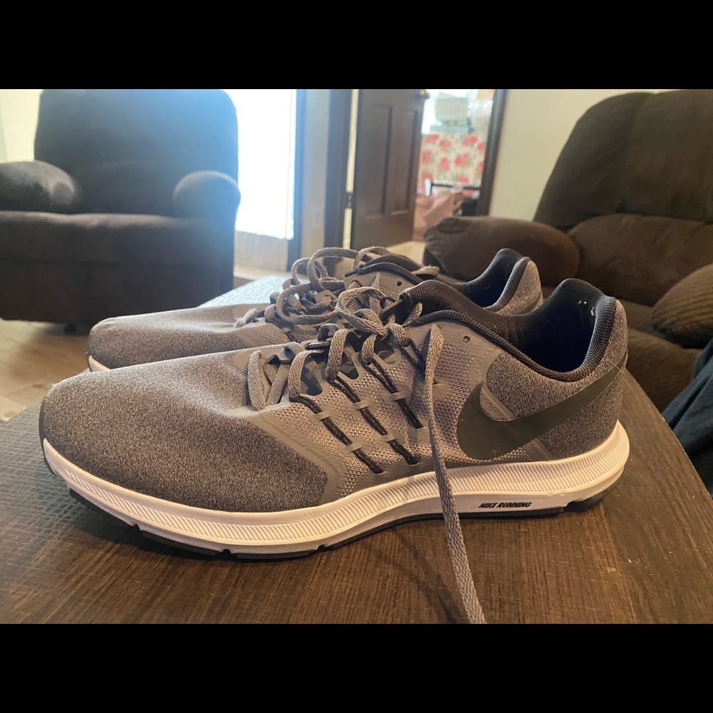 NIKE MENS RUNNING PEGASUS SHOES SIZE 13